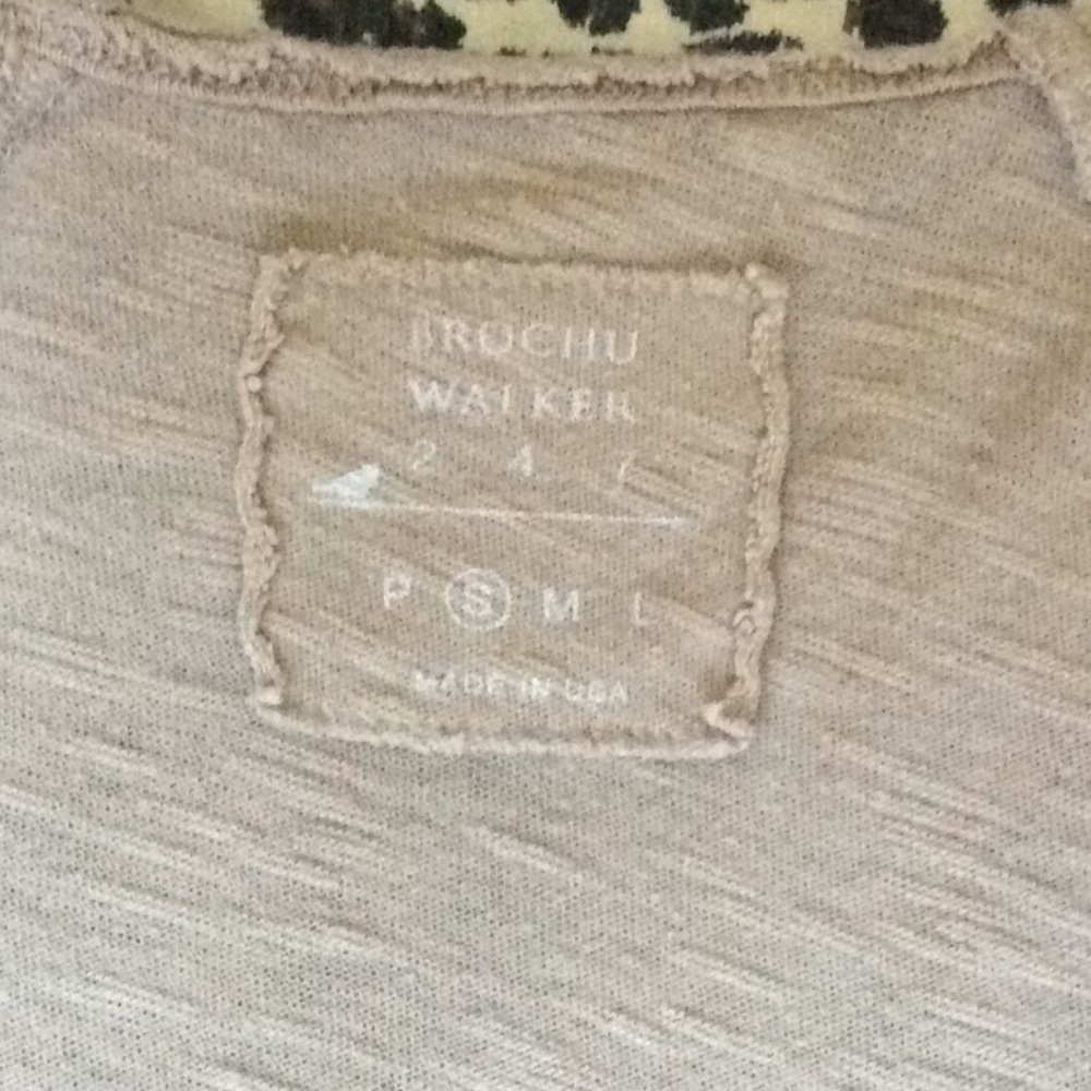 ♦️ BROCHU WALKER linen blend tee $150 Retail SZ S EUC natural - Picture 3 of 3